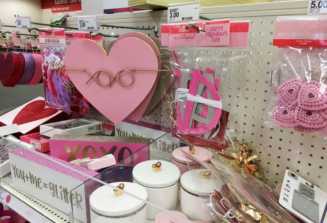 Featured image of post Target Valentines Day Decor 2021 - Art valentine&#039;s day decor ideas.