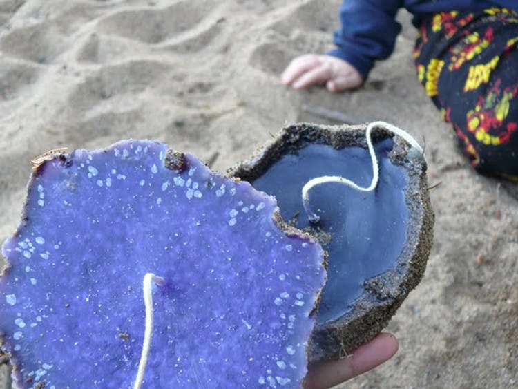 Keep kids entertained by making easy sand candles.