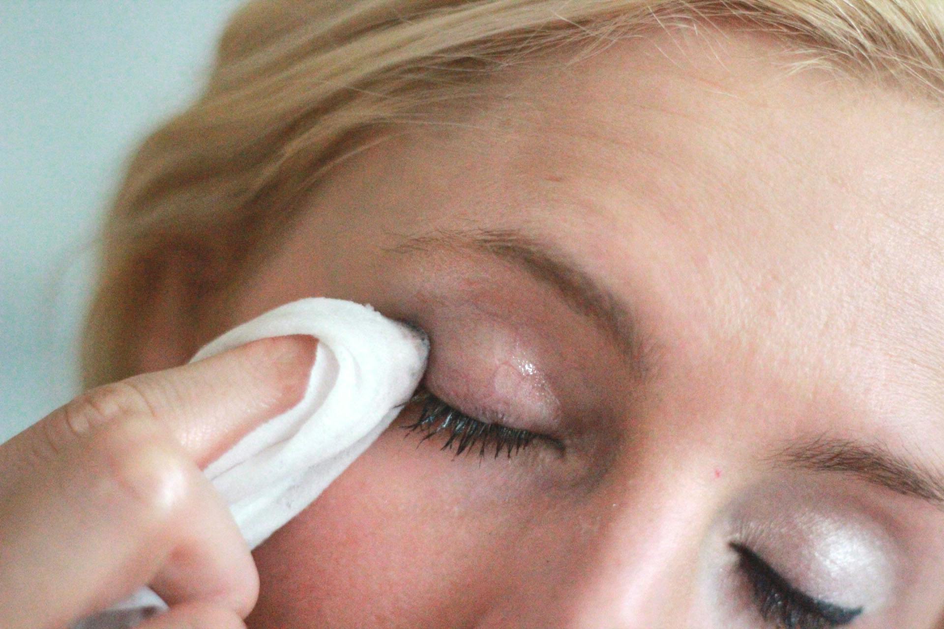 Wash makeup off your face with coconut oil and a damp washcloth.