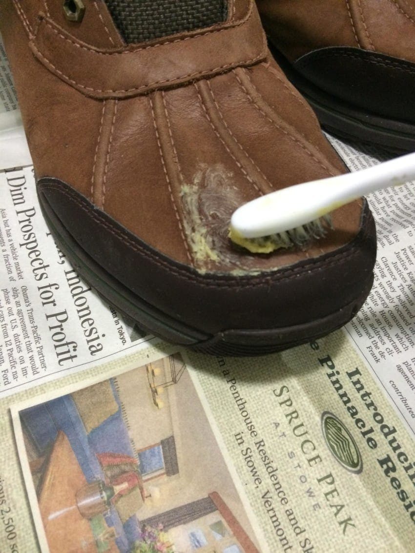 Fix scuffed up leather shoes, purses and furniture.