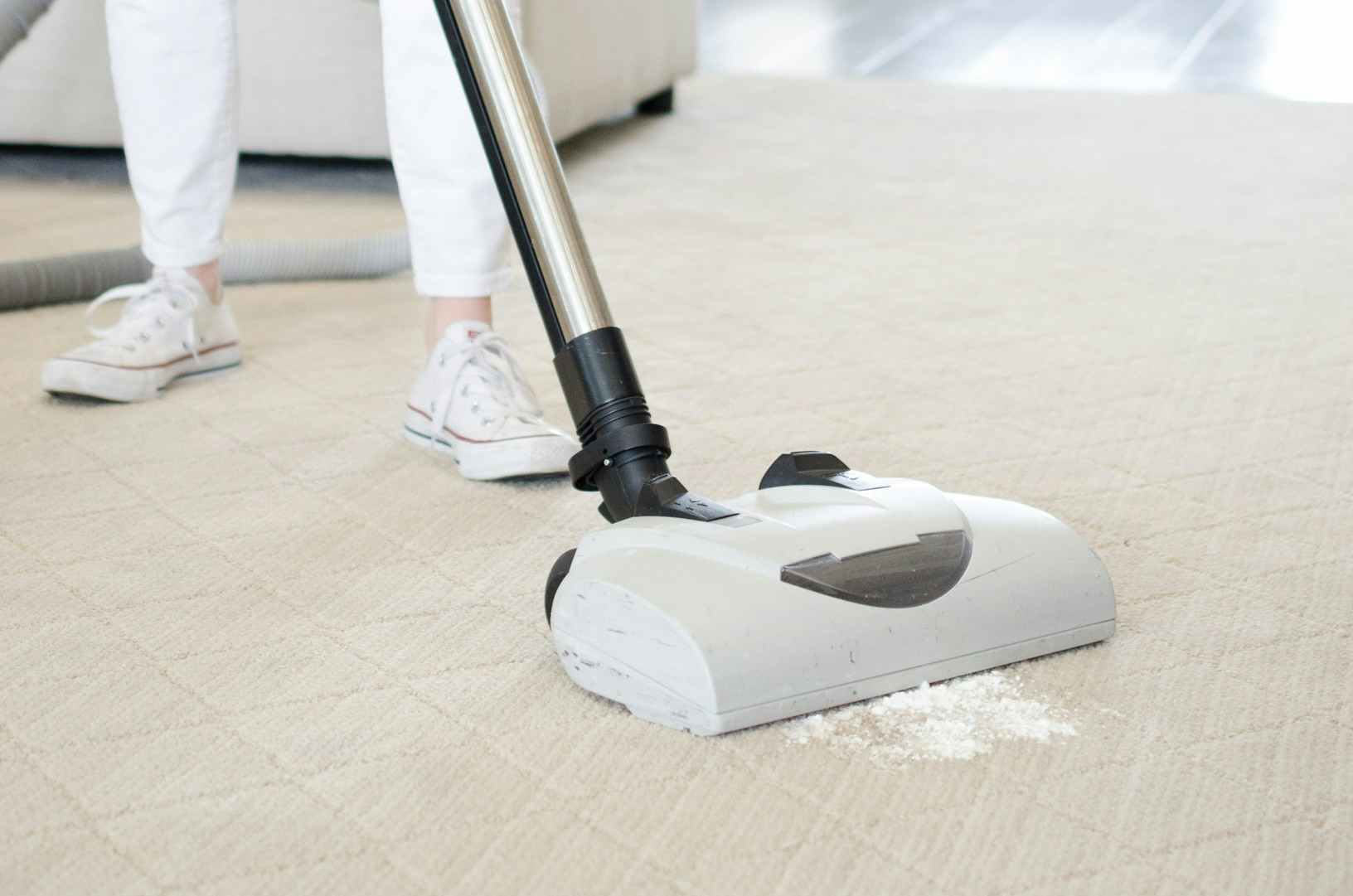 Use baking soda as a carpet and vacuum cleaner.