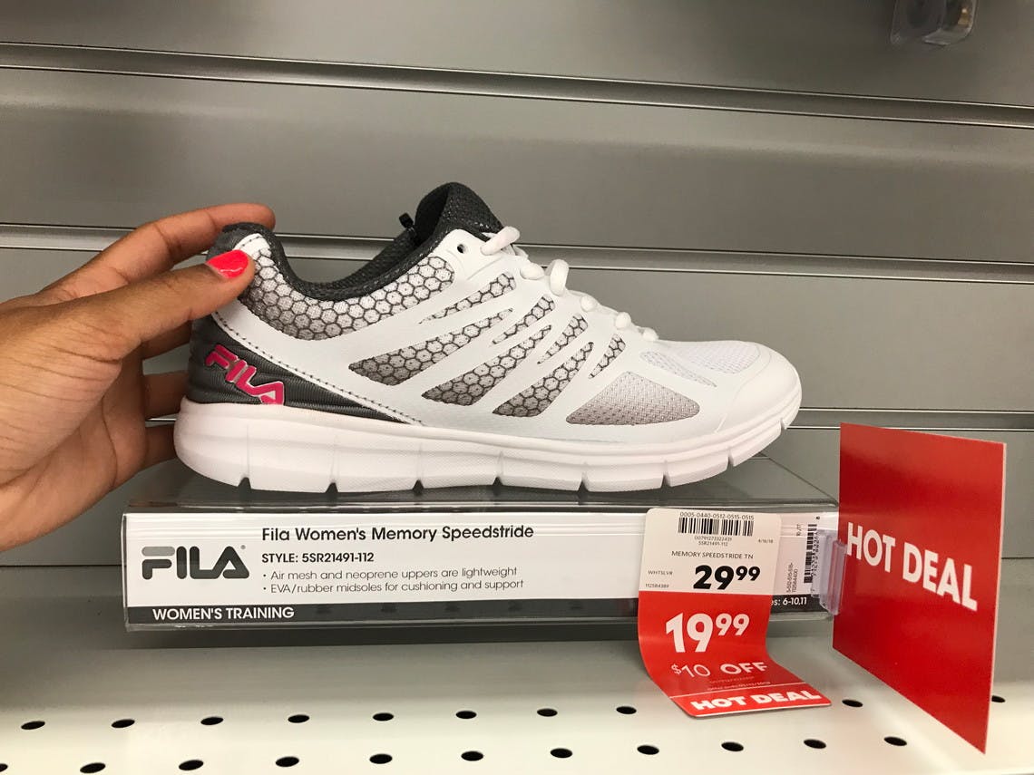 fila white and pink disruptor