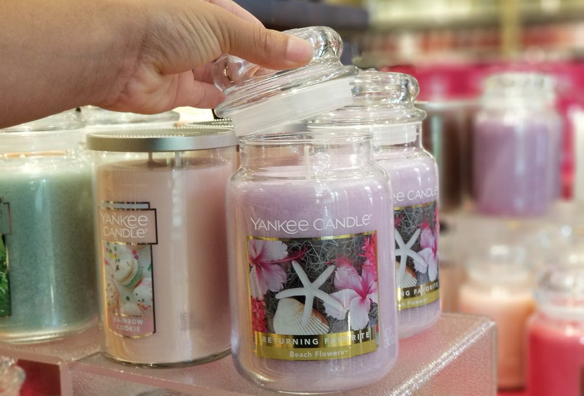 50 Off Large Yankee Candles 5 Medium Candles The Krazy Coupon Lady
