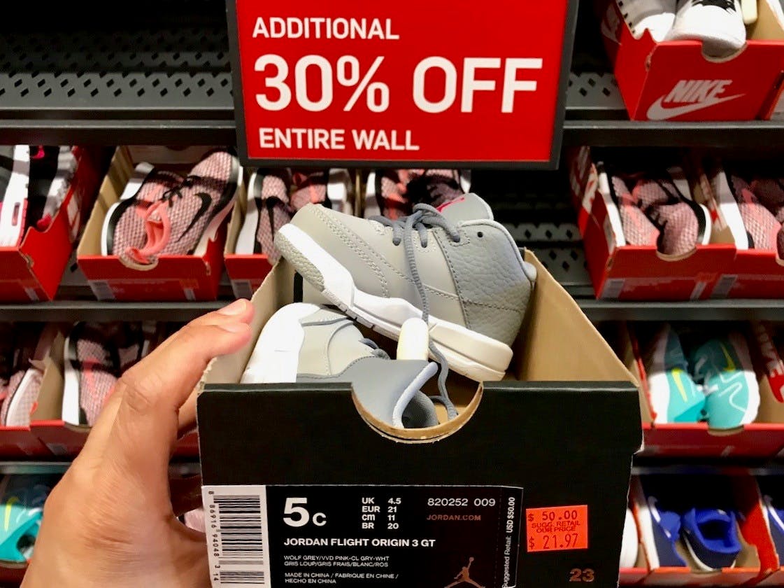 nike shoe outlet store near me