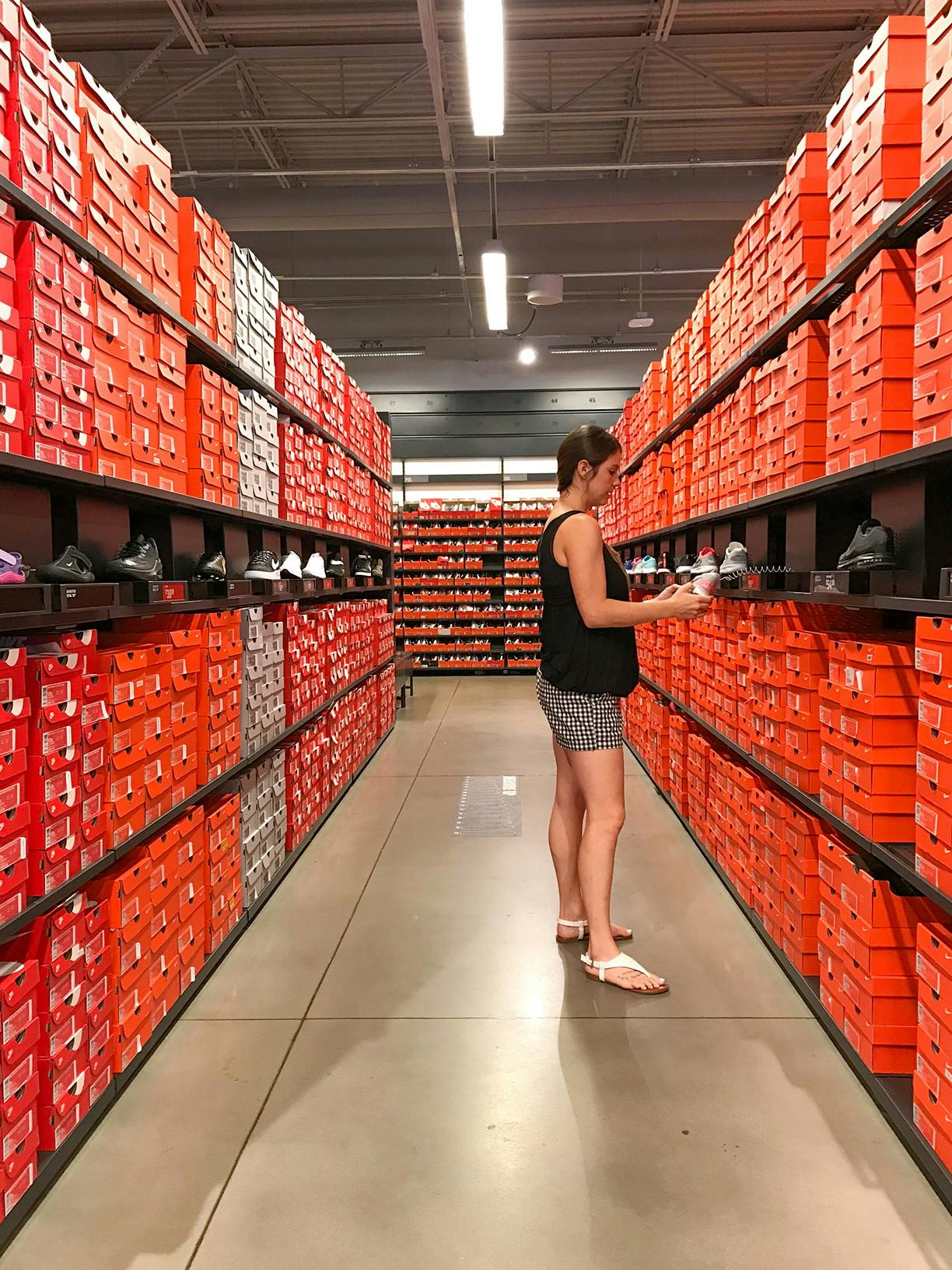 nike wholesale warehouse