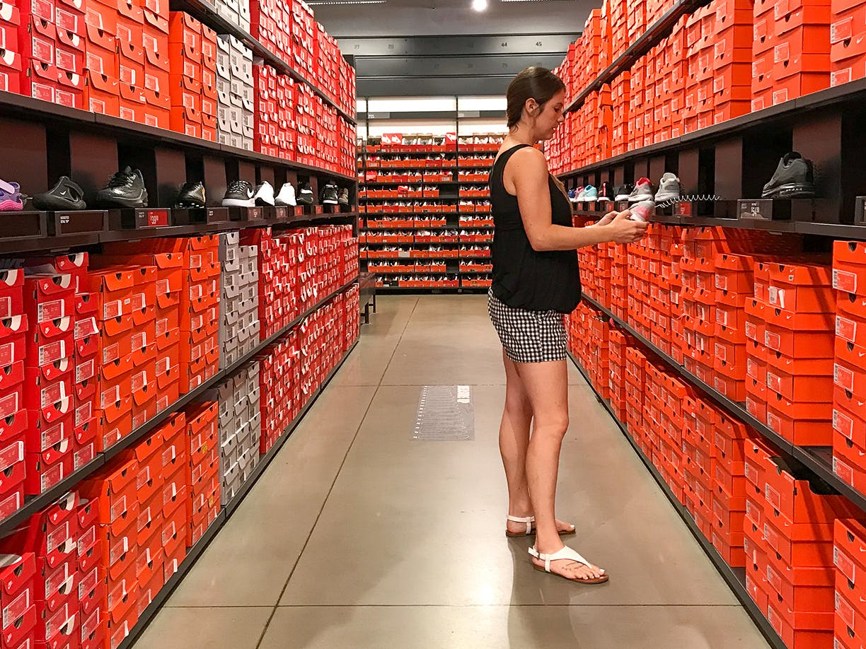 wakker worden alcohol Vochtig Nike Factory Outlet Sale Tips to Help You Save on Kicks - The Krazy Coupon  Lady