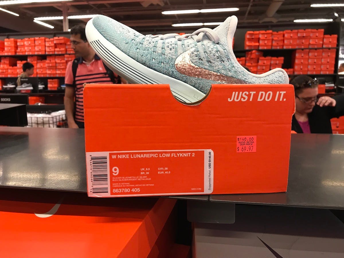 Productivo Macadán atención Nike Factory Outlet Sale Tips to Help You Save on Kicks - The Krazy Coupon  Lady