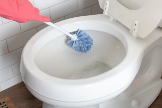 kcl hard water remover clean toilet scrub 01 1537137648