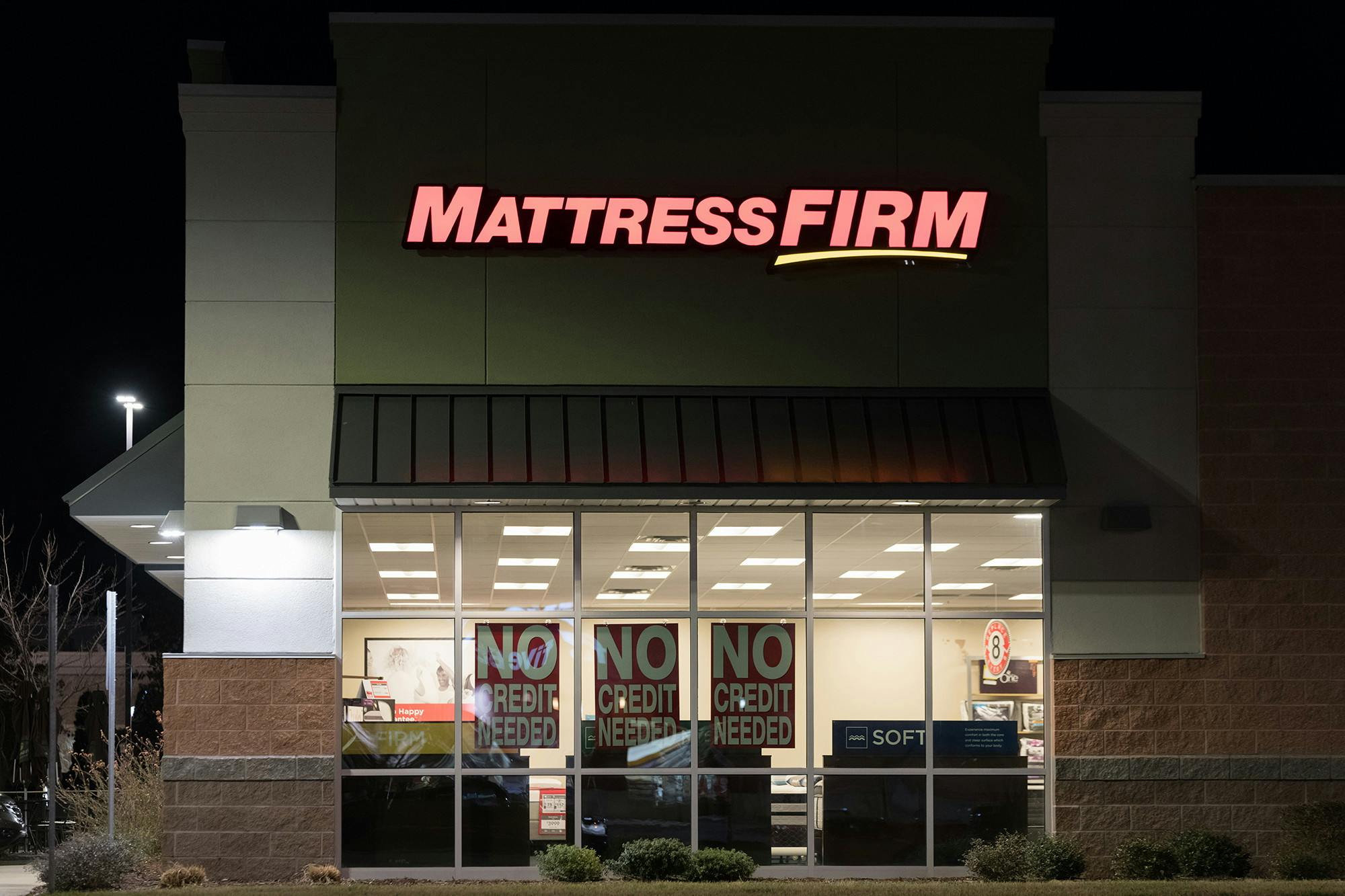 Is Mattress Firm Getting Put to Sleep? They're Closing 200 ...