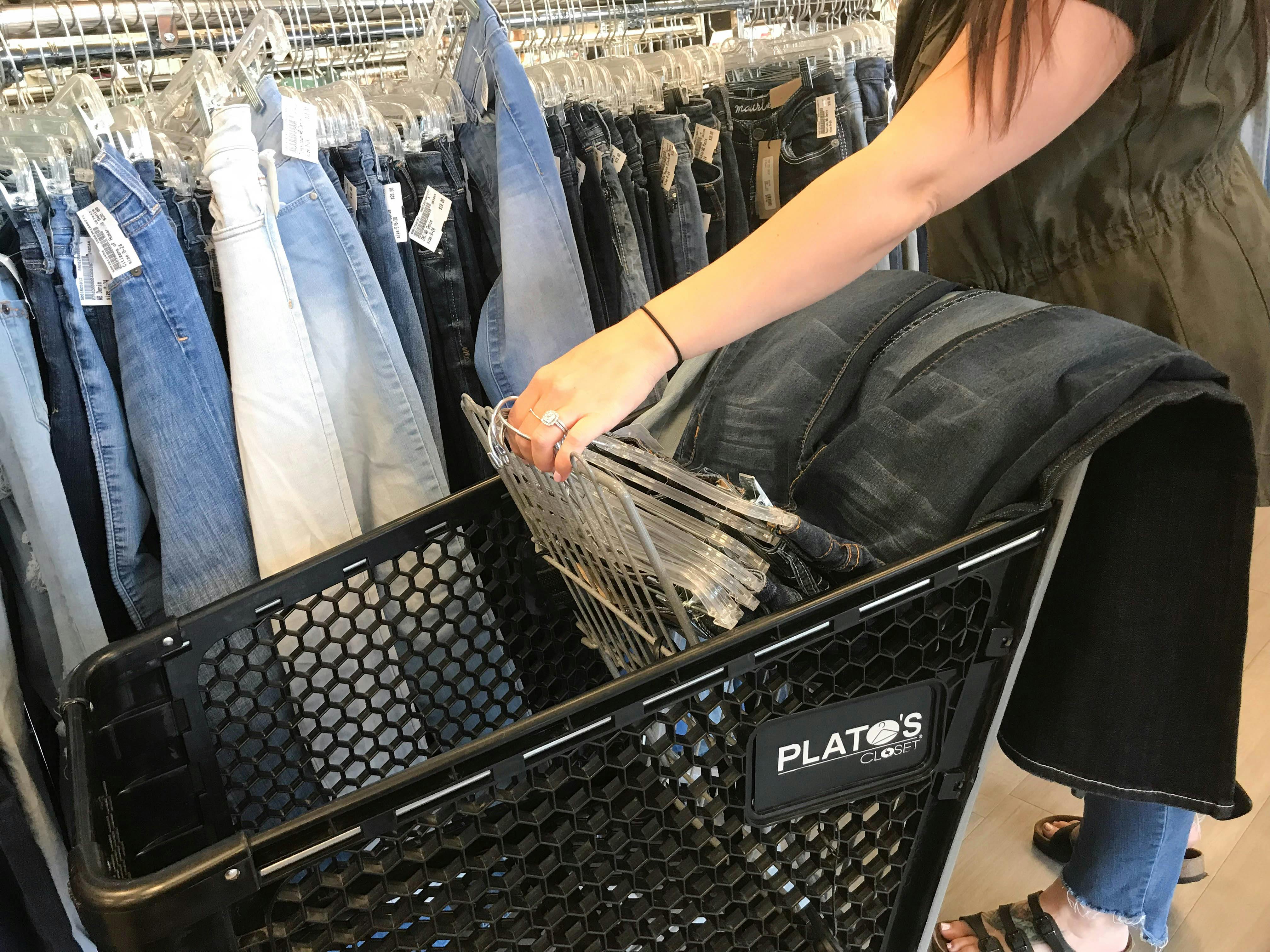 how much does platos closet pay for hollister jeans