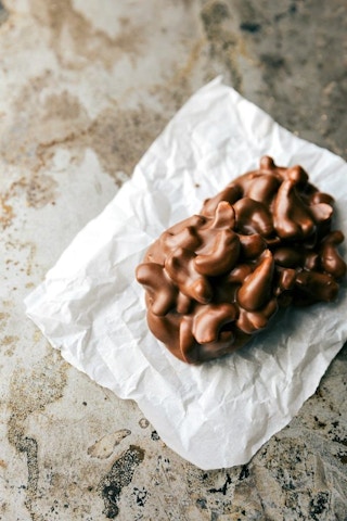 cashew toffee clusters holiday treats 1542770947