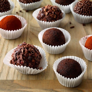 chocolate truffles holiday treats 1543524914