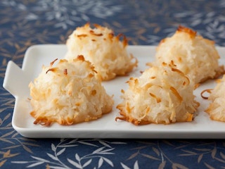 coconut macaroons holiday treat 1542770681