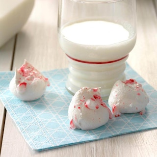 peppermint meringues holiday treats 1543525256