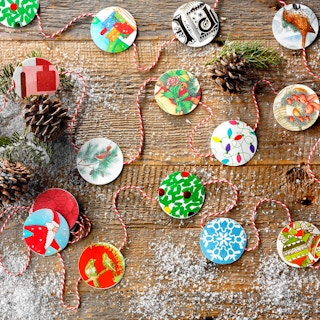 card garland 1545322779