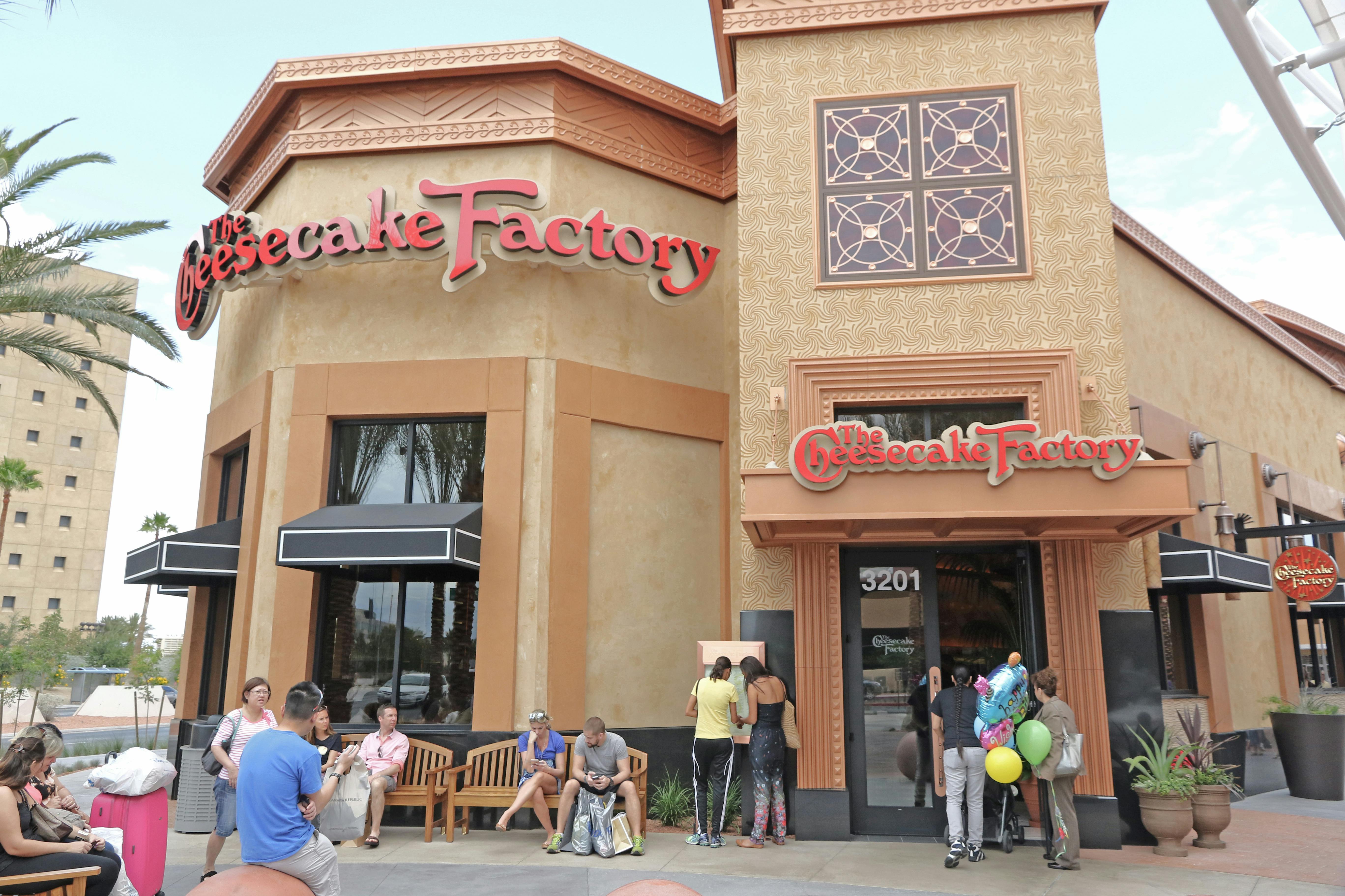 17 Cheesecake Factory Deals & Tips for Cheaper Cheesecake ...