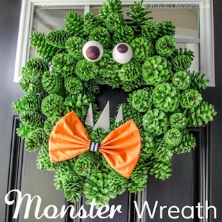 monster wreath 640x640 1544712450