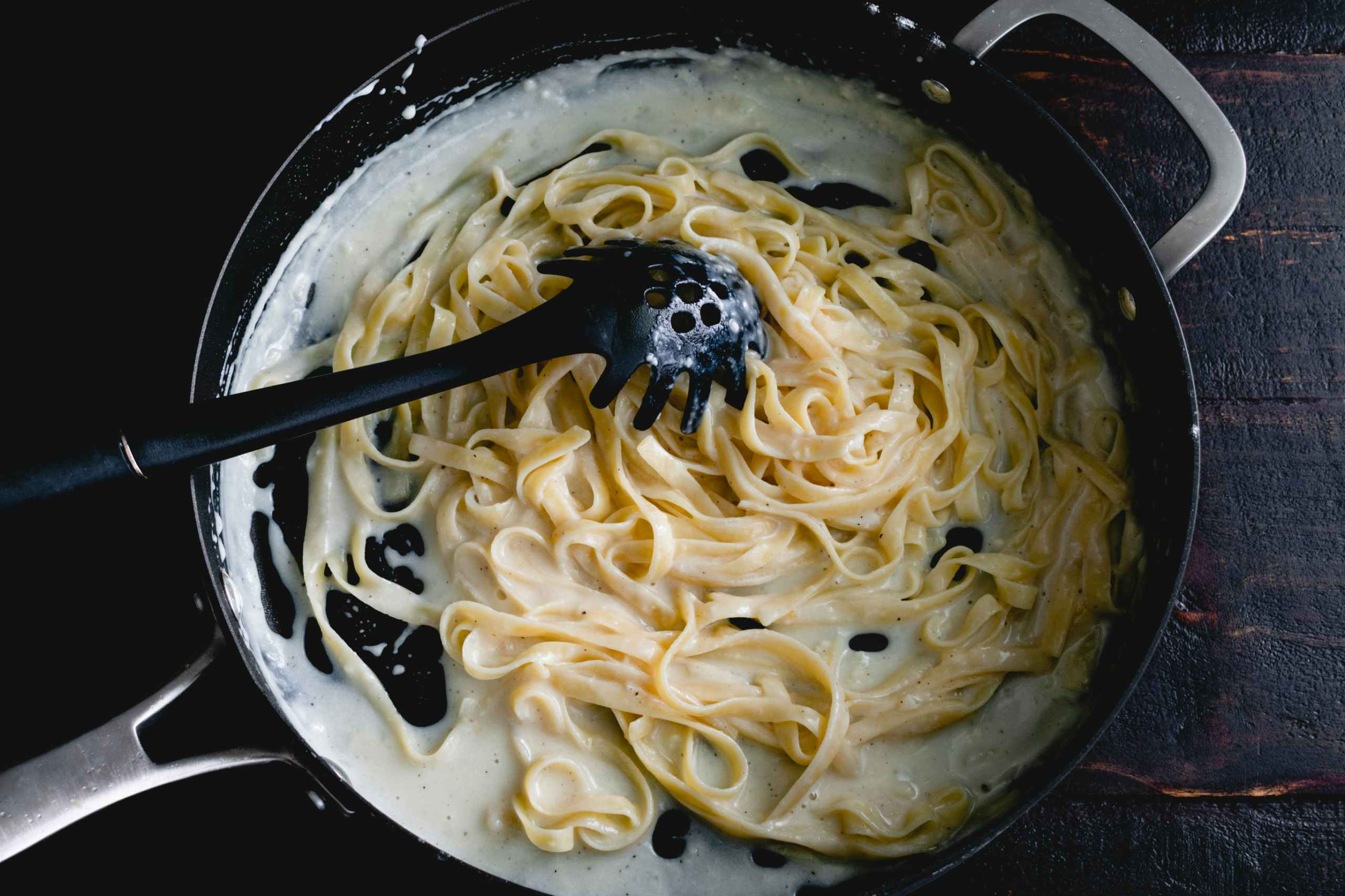 Fetuccini alfredo in a pan