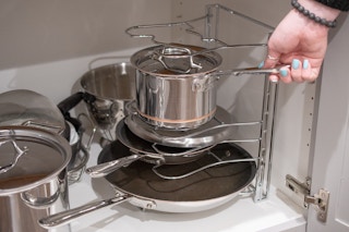 20190130 kcl organization ideas pots pans organizer 01 1548973883