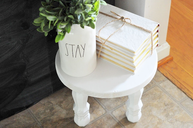 DIY Farmhouse: DIY your own milk stool to save $15.00.