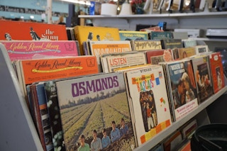 thrift store record 2018 1546538012