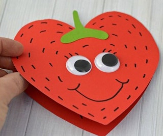 valentine strawberry heart 1548163818