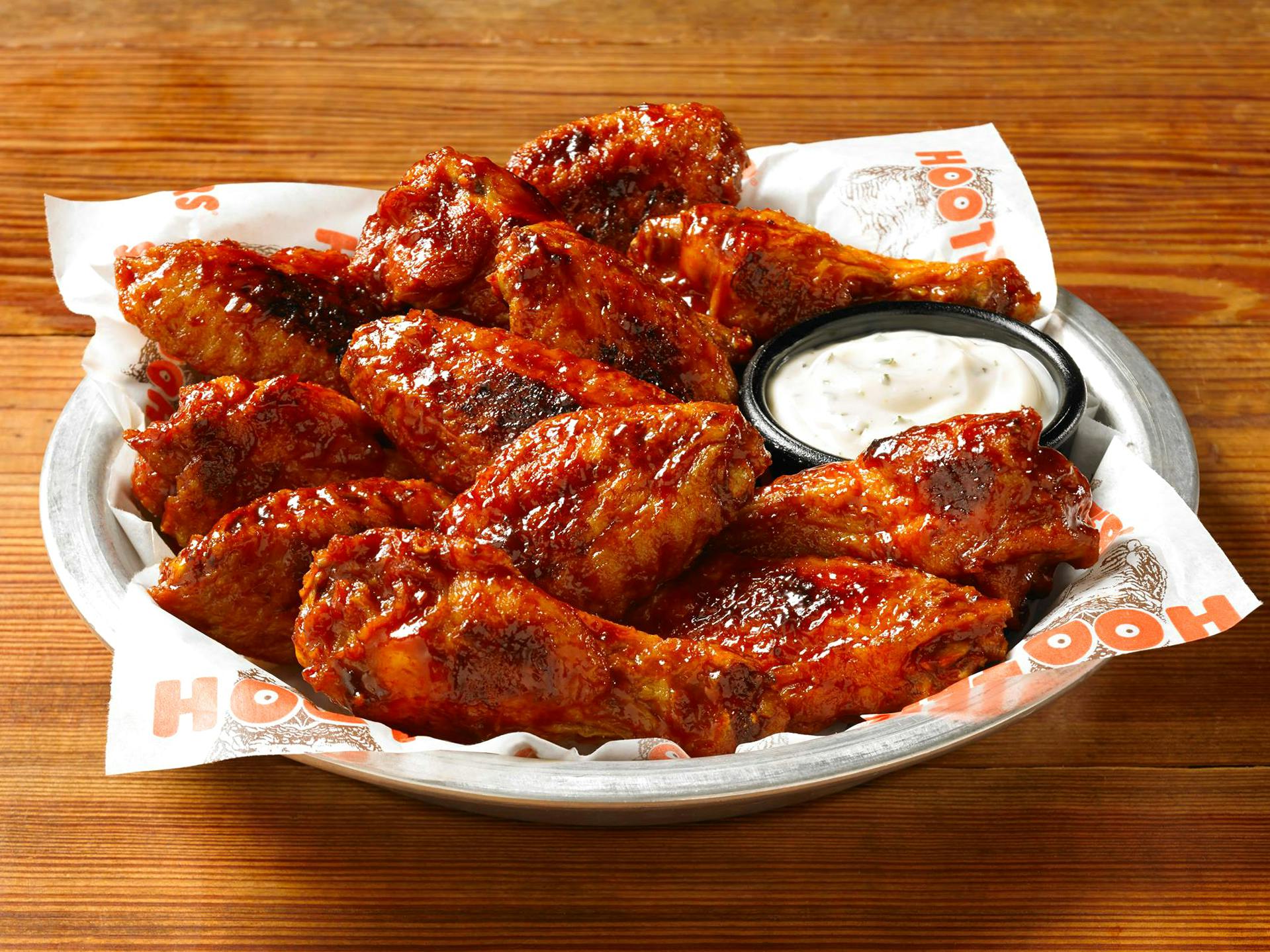 hooters 10-piece chicken wings