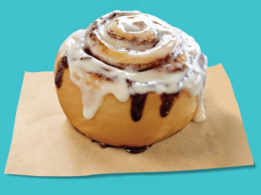 https://prod-cdn-thekrazycouponlady.imgix.net/wp-content/uploads/2019/02/valentines-day-food-deals-freebies-schlotzskys-cinnabon-1675617826-1675617826.jpg?auto=format&fit=fill&q=25