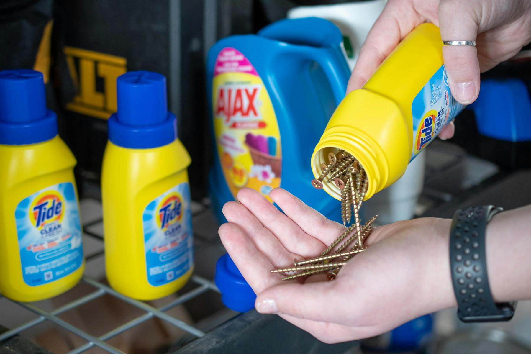 11 Unexpected Ways to Repurpose Plastic Laundry Detergent Containers