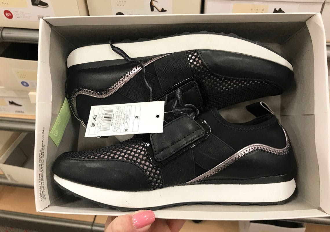Sneakers-Sale-MO331