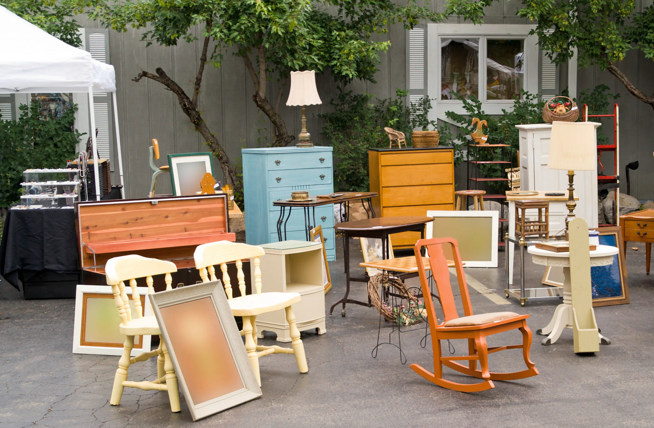 15 Genius Garage Sale Tips and Tricks to Make More Money - The Krazy ...