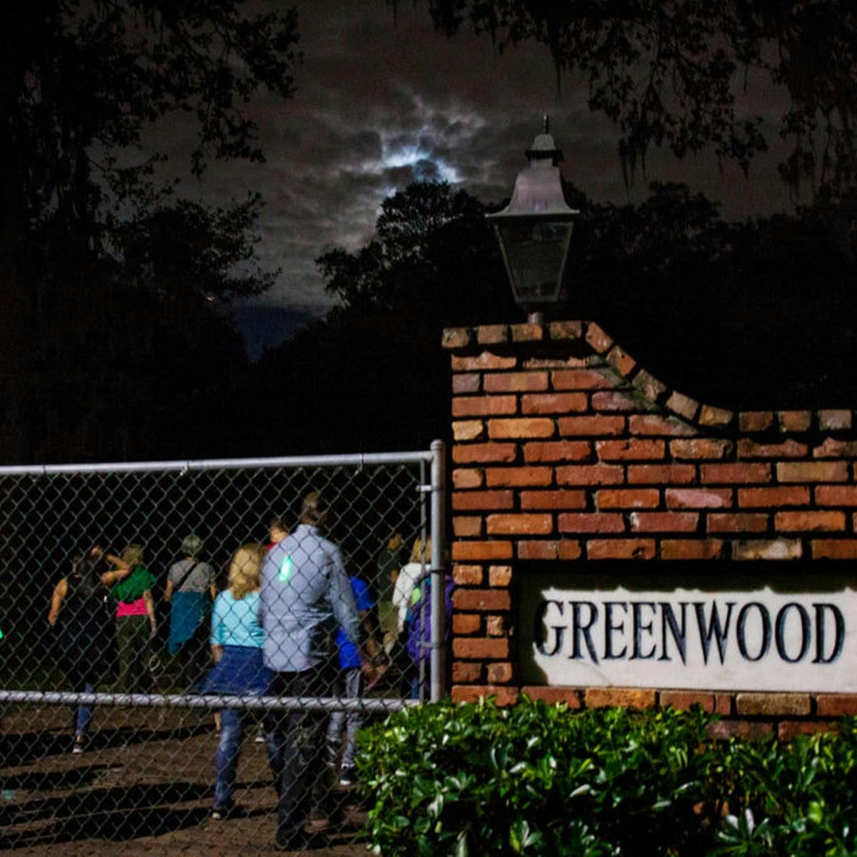 Free Things to Do in Orlando: Greenwood Cemetery Moonlight Walking Tour