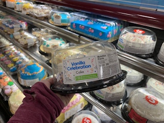 Get a free birthday cake for your kiddos on their first birthday from Harris Teeter.