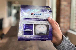 crest 3d whitestrips 1558641813