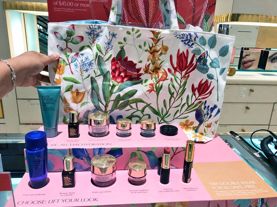 Free 7Piece Gift w/ 45 Estee Lauder Purchase at Macy's