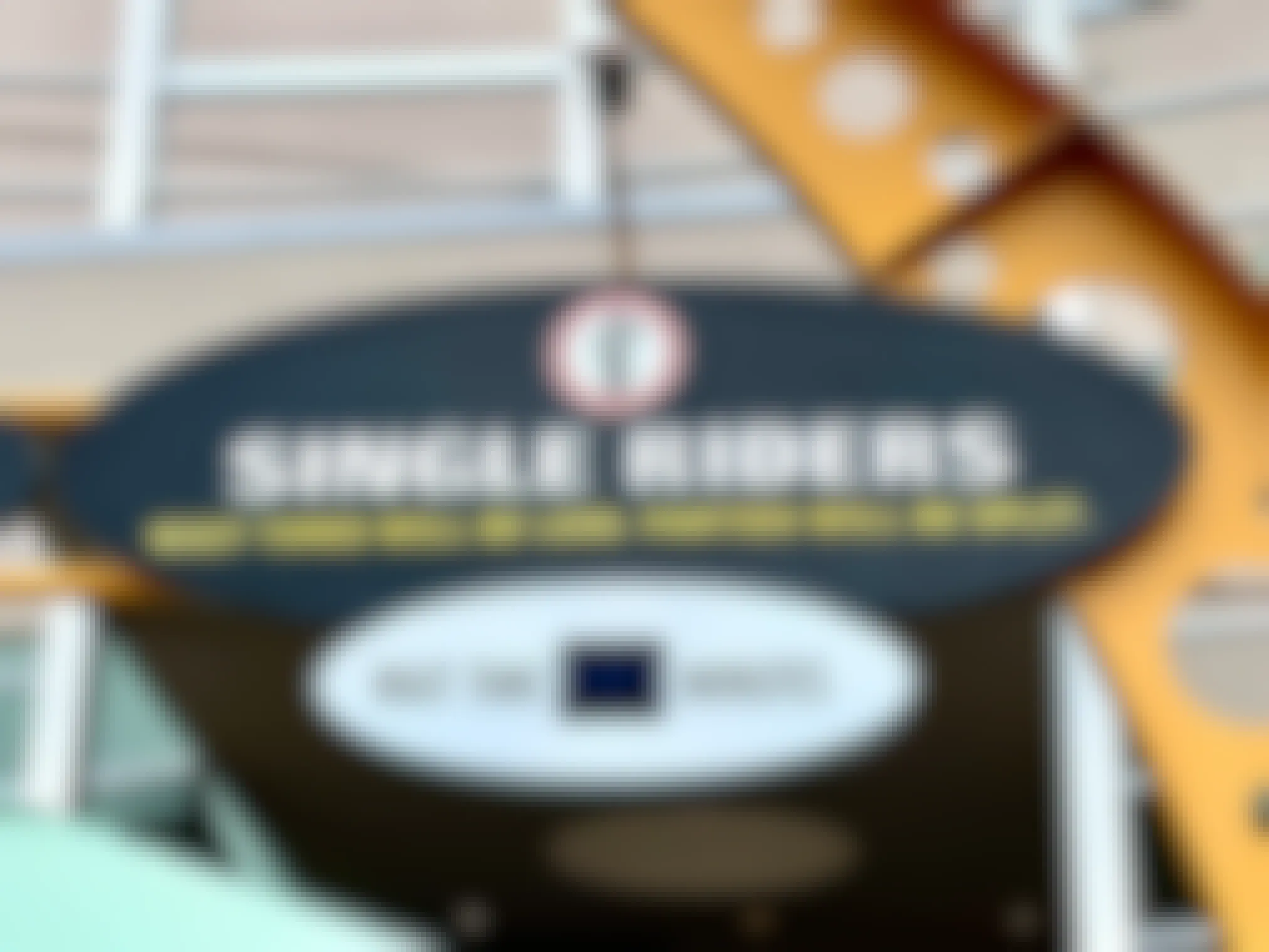 A sign for single riders outside of a ride at Universal Orlando