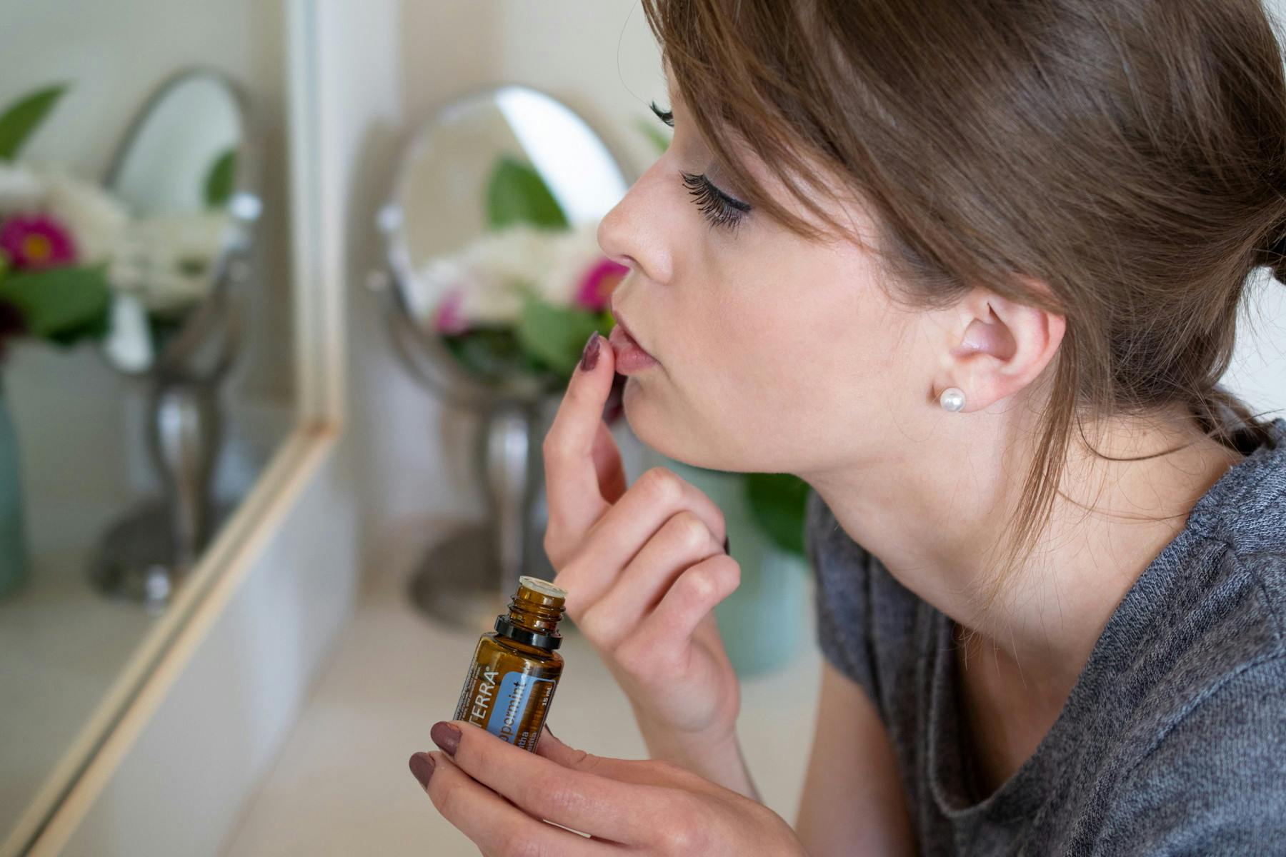Add a drop of peppermint oil to your lip gloss to plump your lips.