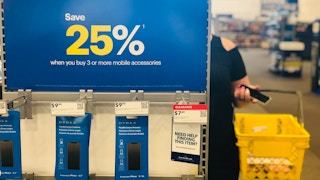 best buy sign advertises 25 % off best buy flash sale