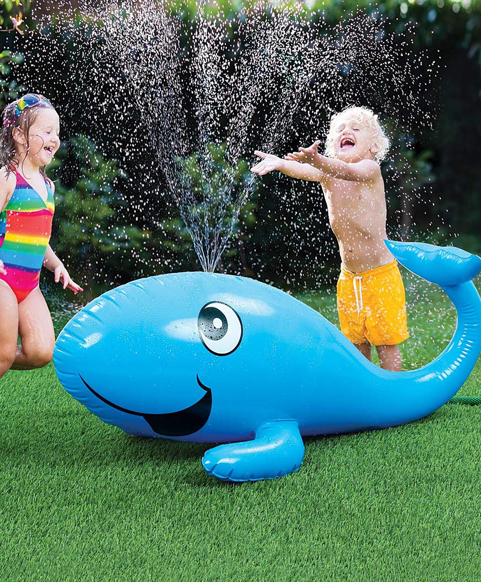 inflatable sprinkler toy