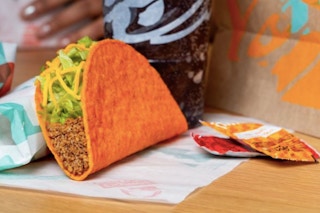 taco-bell-doritos-locos-tacos-6719b
