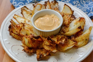 Copycat Outback Steakhouse Air Fryer Bloomin' Onion