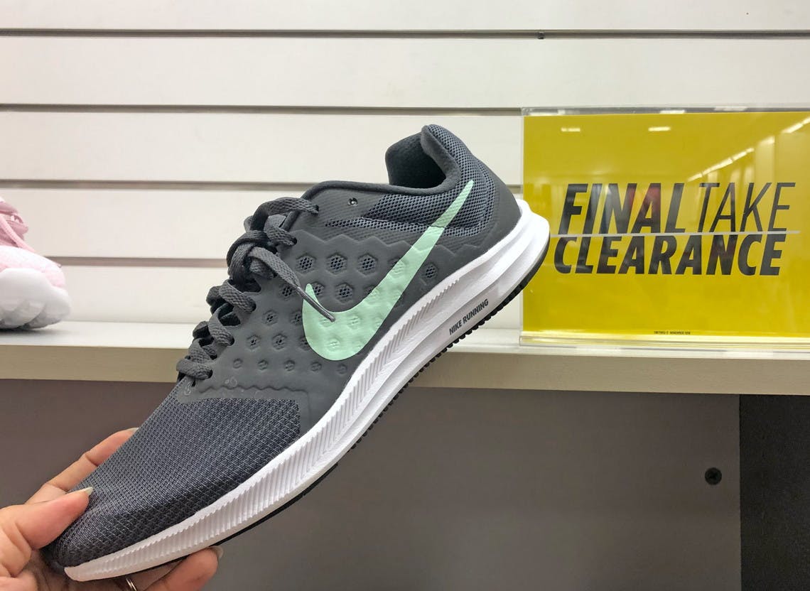 nike running shoes clearance