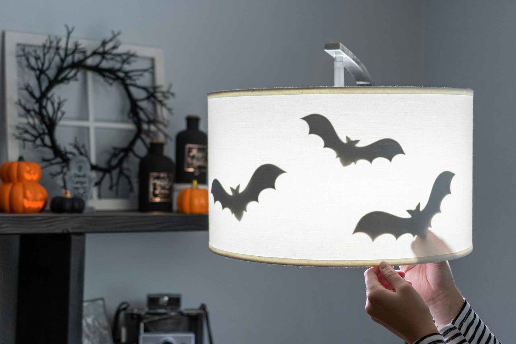 halloween-decorations-bat-lamp-shade
