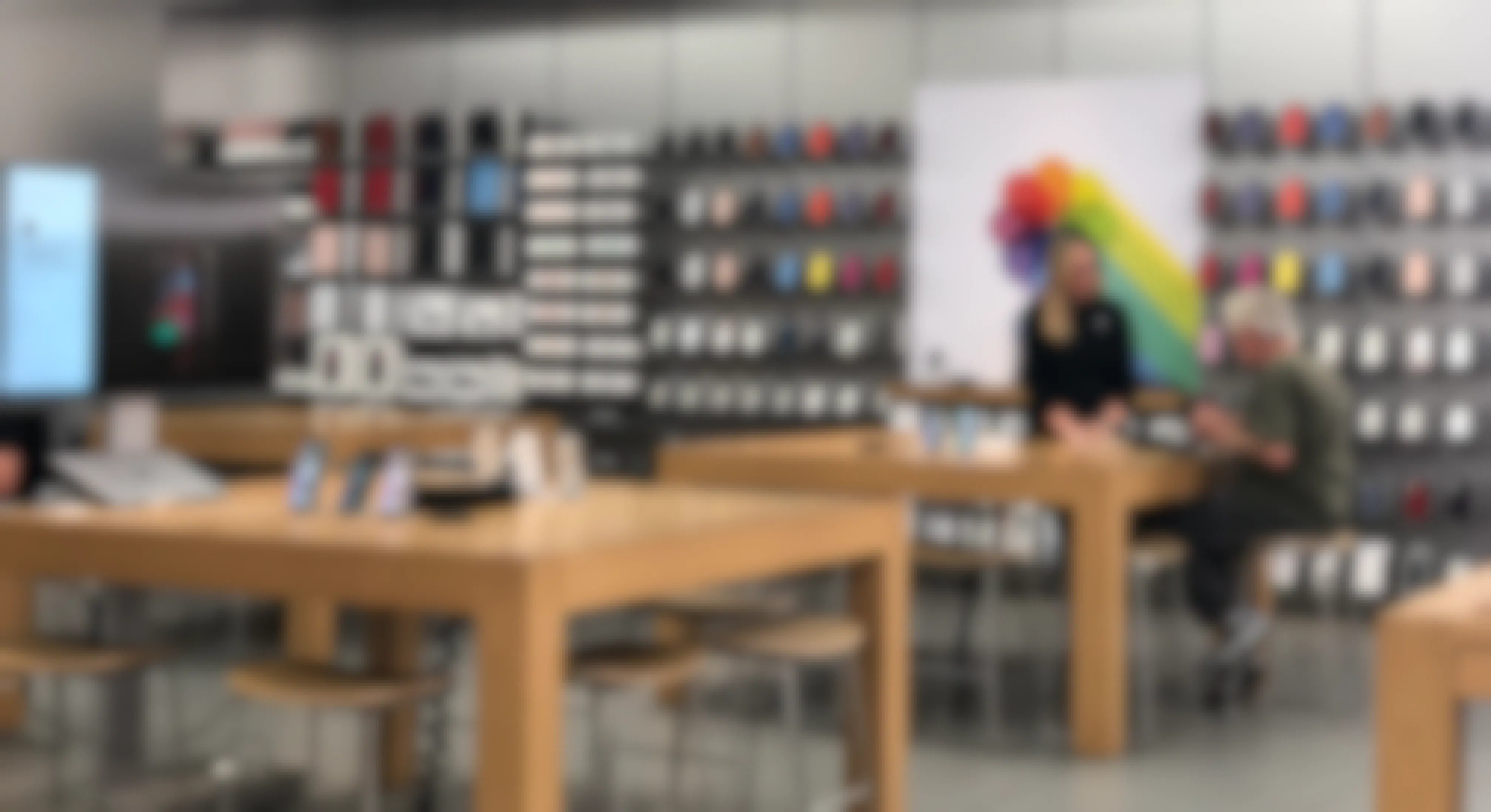 A shot of the Apple store.