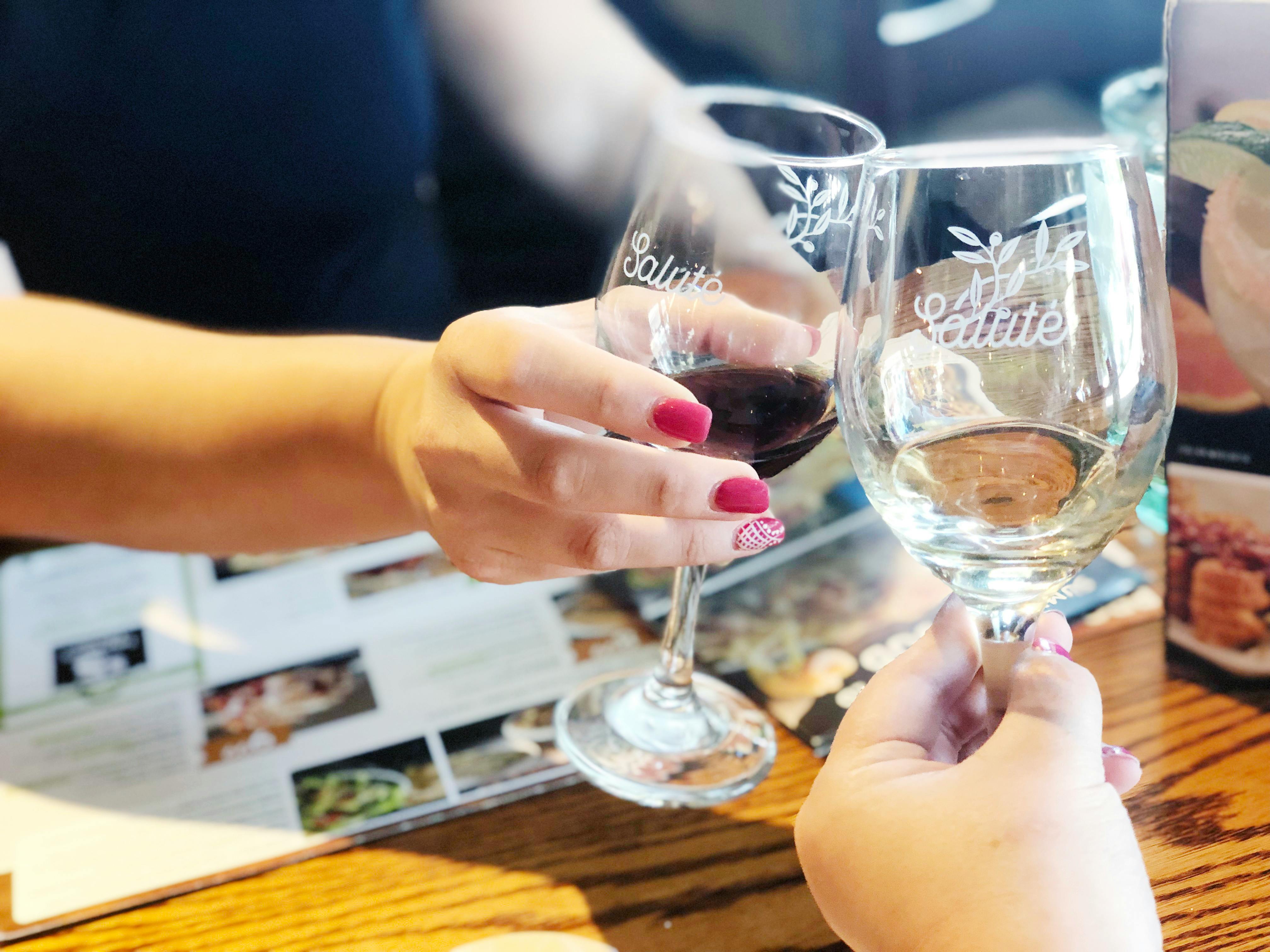 25 Olive Garden Secrets from Your Server That'll Save You Serious Cash