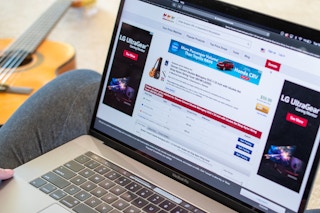 Someone on their laptop using camelcamelcamel