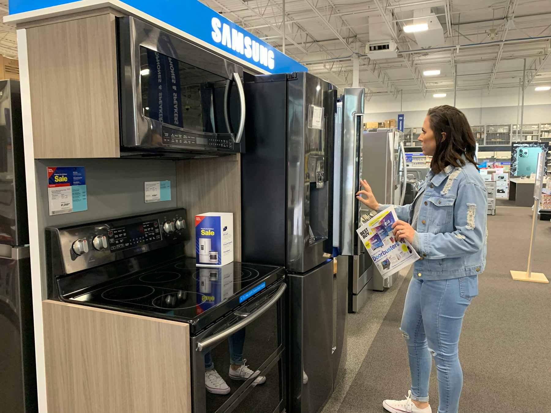 woman shopping appliances at Best Buy