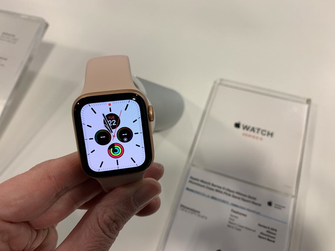 250 Off Apple Watch Series 4 At Best Buy The Krazy Coupon Lady