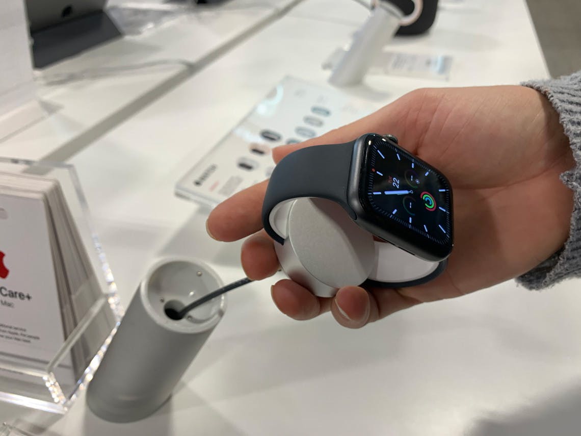 Save 100 On Apple Watch Series 4 At Best Buy The Krazy Coupon Lady