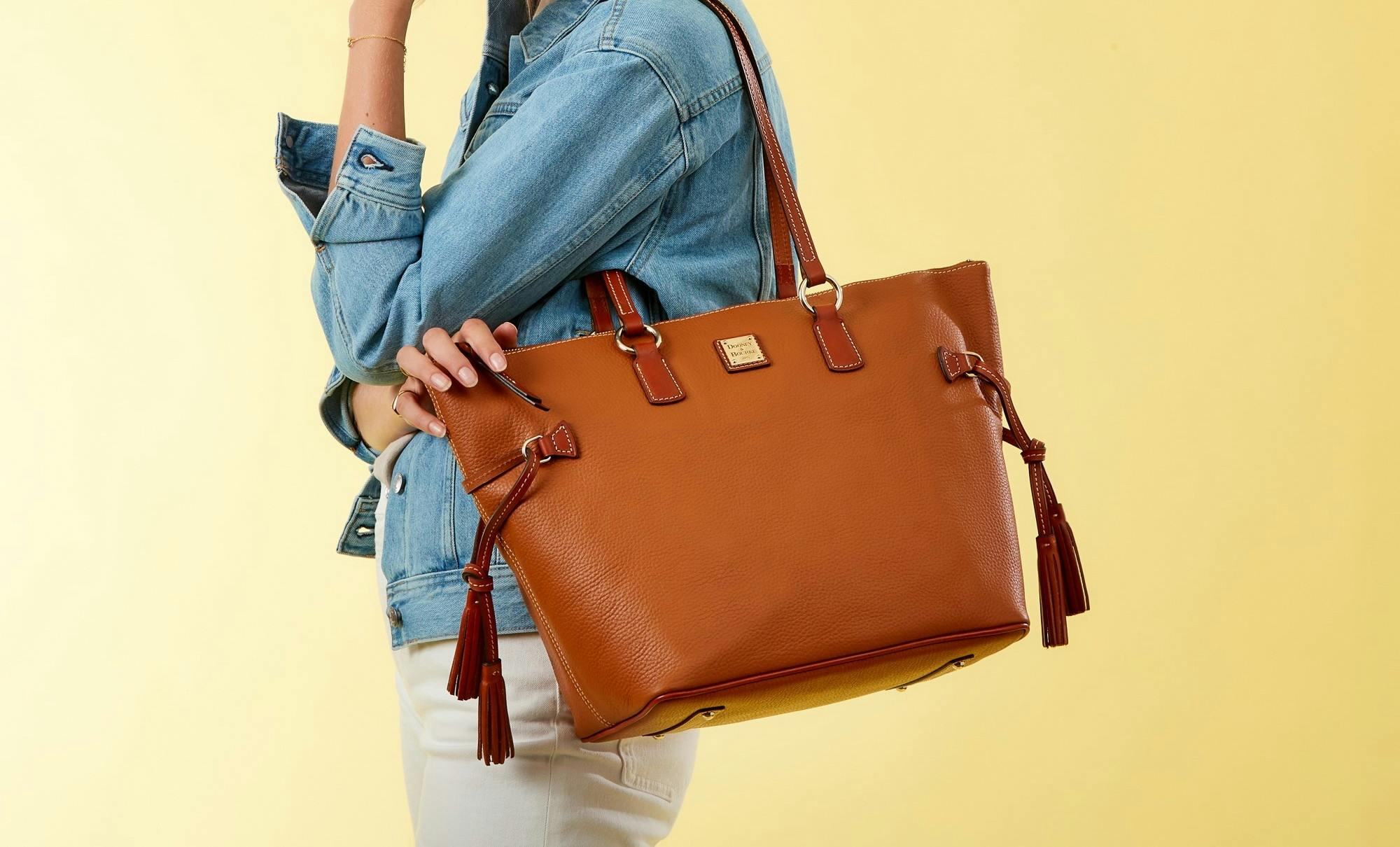 dooney and bourke outlet pa